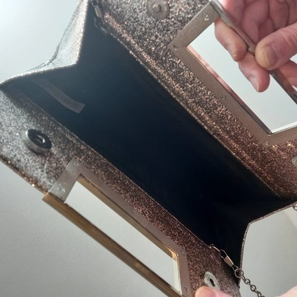 Clutch - Picture 3 of 4